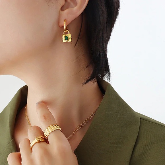 18K Gold Plated Padlock Earrings*Mini Hoops*Lock Pendant Earrings*Vintage*ML - Picture 2 of 4